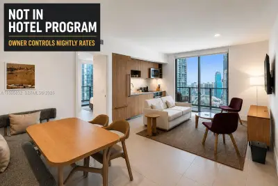 159 NE 6th St #3302, Miami: photo 1 of 55