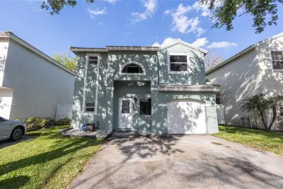 9871 NW 2nd Ct, Plantation: photo 1 of 22