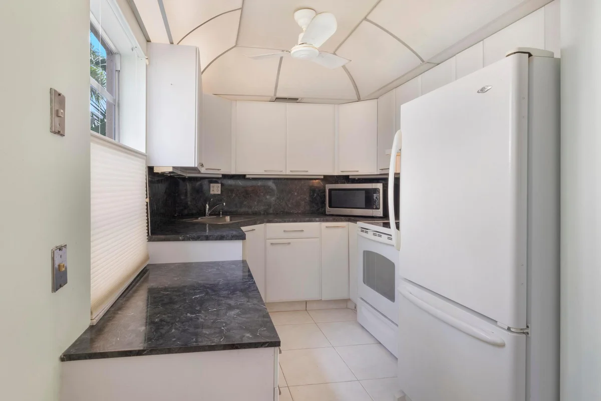 405 Burgundy I, Delray Beach: photo 1 of 35