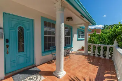 951 Green St, West Palm Beach: photo 1 of 45
