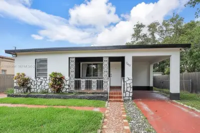 740 NW 42nd St, Miami: photo 1 of 11