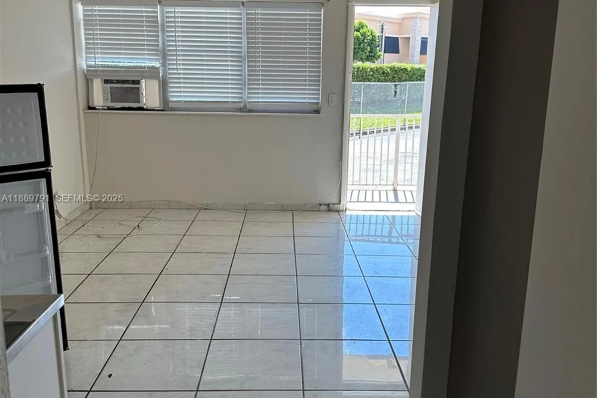 26 Diplomat Pkwy #2248, Hallandale Beach: photo 1 of 11