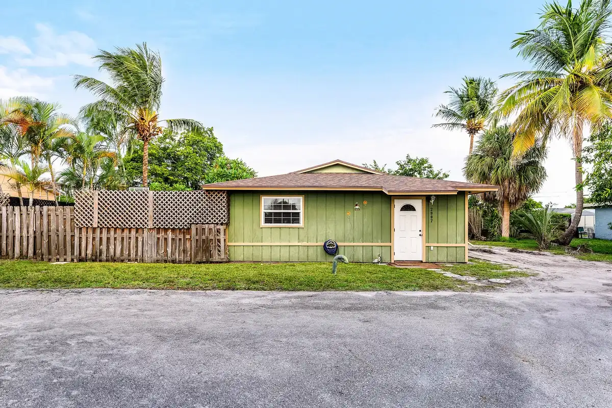 2907 Apalachee Rd, Palm Springs: photo 1 of 27