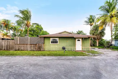 2907 Apalachee Rd, Palm Springs: photo 1 of 27