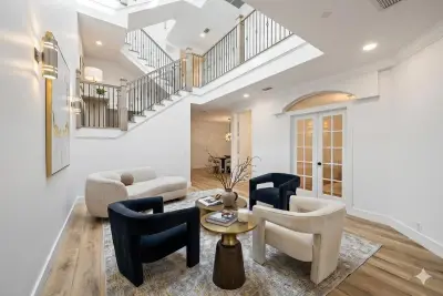 218 NE 15th Ave, Fort Lauderdale: photo 1 of 61