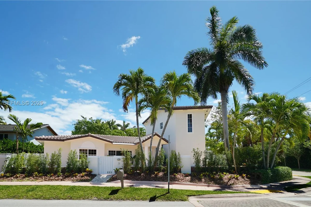 691 Ridgewood Rd, Key Biscayne: photo 1 of 67