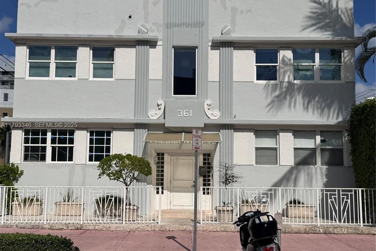 361 Collins Ave #A2, Miami Beach: photo 1 of 25