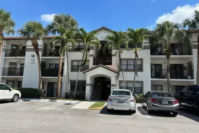 620 S Park Rd #33-2, Hollywood: photo 1 of 6