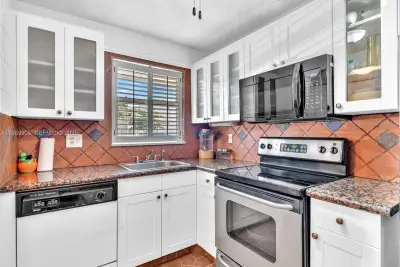 8020 N Sunrise Lakes Dr #110, Sunrise: photo 1 of 76