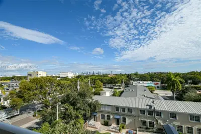 2740 SW 28th Ter #603, Miami: photo 1 of 21