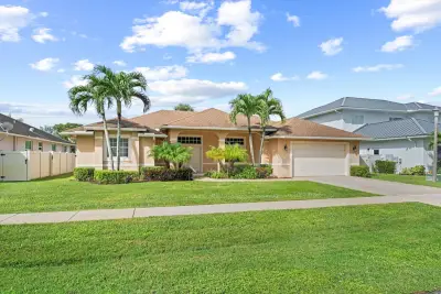 2981 Dovedale Ct E, Wellington: photo 1 of 40