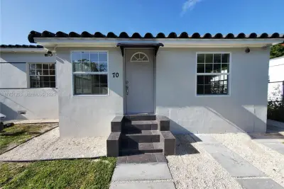 70 NW 33rd St, Miami: photo 1 of 48
