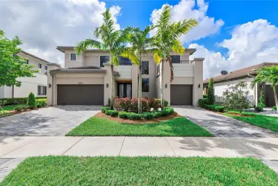 10472 Cobalt Ct, Parkland: photo 1 of 82