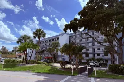 7770 Tahiti Ln #405, Lake Worth: photo 1 of 20