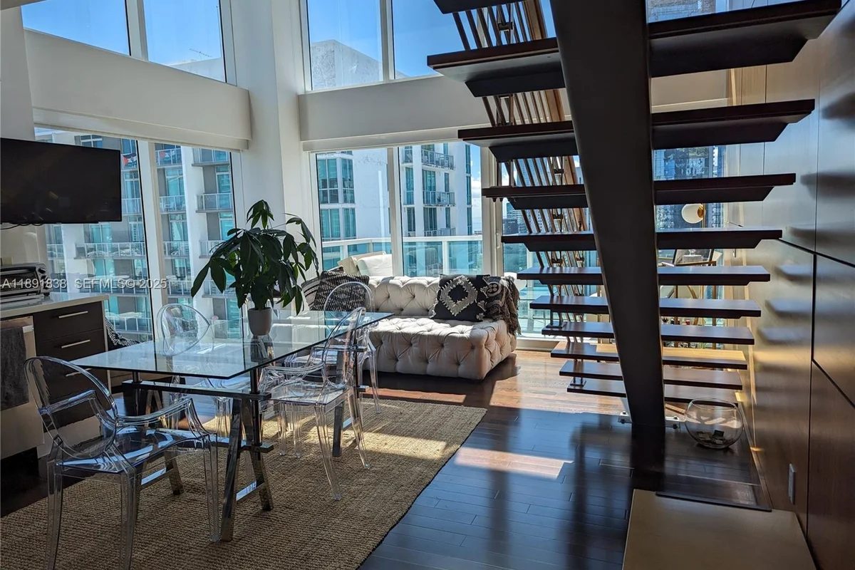 41 SE 5th St #2302, Miami: photo 1 of 46