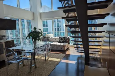 41 SE 5th St #2302, Miami: photo 1 of 46