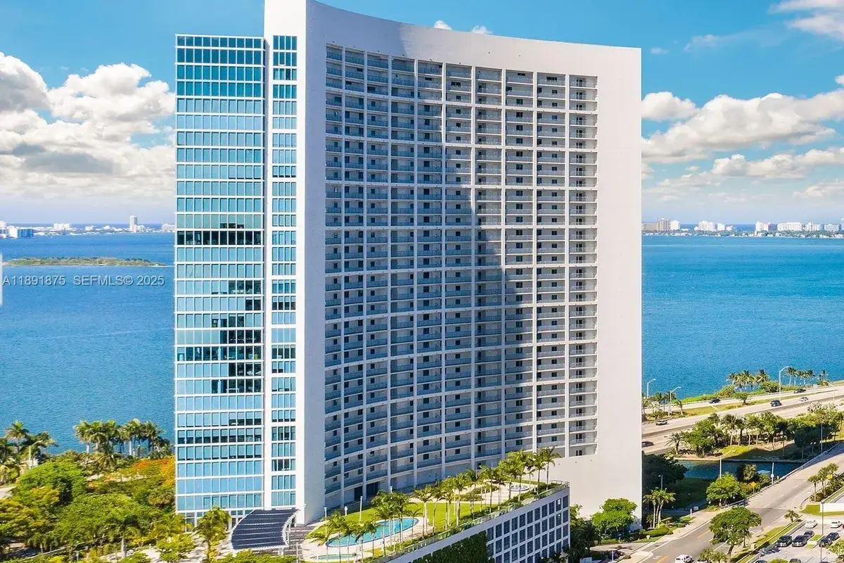 601 NE 36th St #2206, Miami: photo 1 of 14