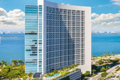 601 NE 36th St #2206, Miami: photo 1 of 14