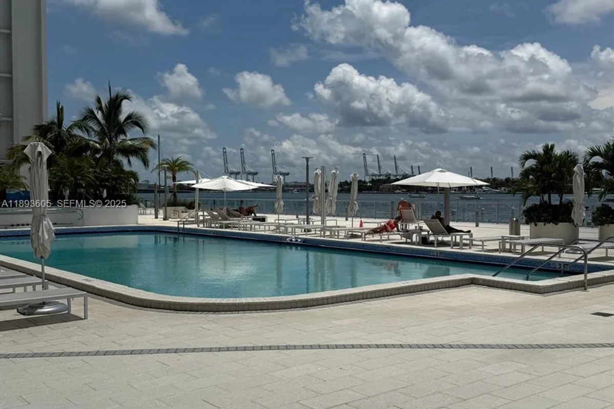 1000 West Ave #306, Miami Beach: photo 1 of 15