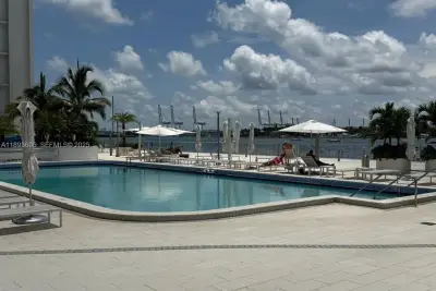 1000 West Ave #306, Miami Beach: photo 1 of 15