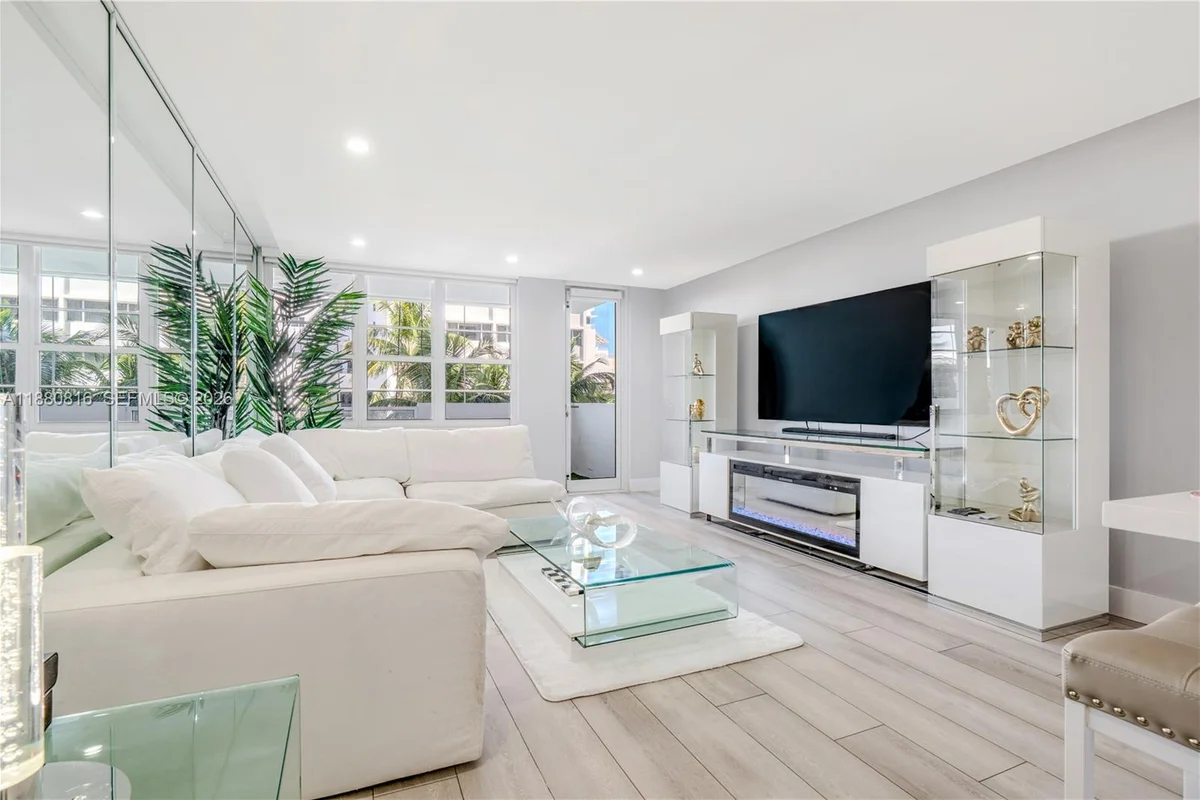 100 Lincoln Rd #323, Miami Beach: photo 1 of 63