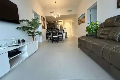 5350 NW 84th Ave #1818, Doral: photo 1 of 17