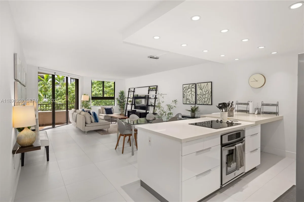 101 Crandon Blvd #379, Key Biscayne: photo 1 of 42