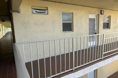 2515 NE 1st Ct #215, Boynton Beach: photo 1 of 10