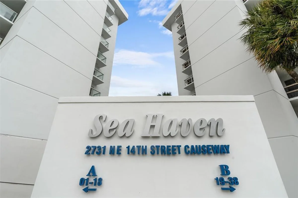 Condo in Pompano Beach: photo 1 of 37