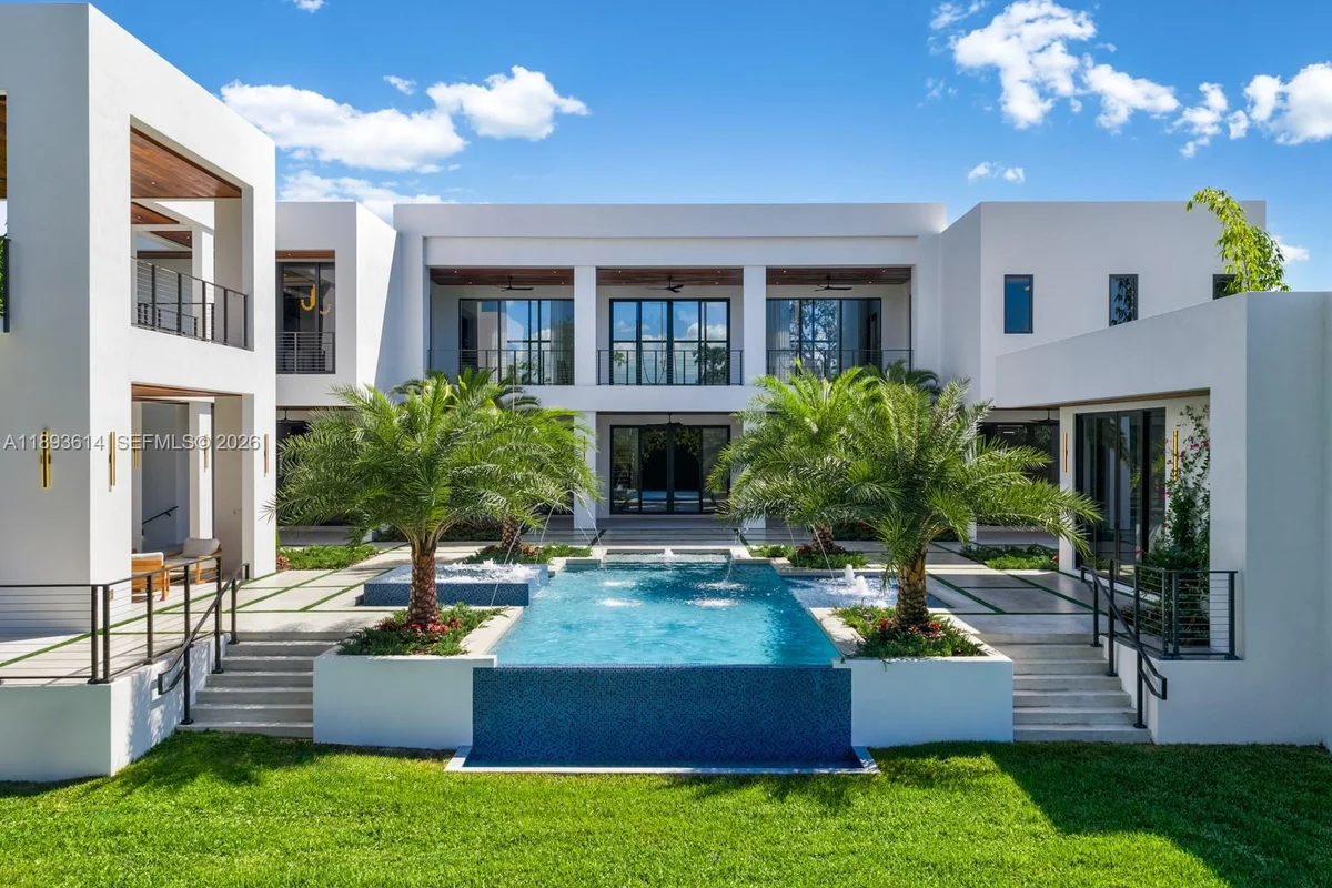 9900 SW 125th Ave, Miami: photo 1 of 87