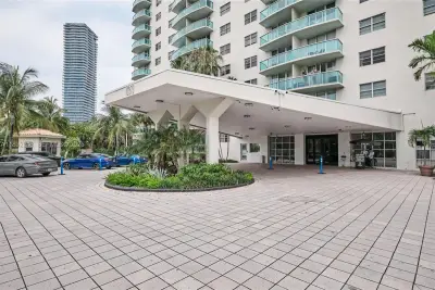 19370 Collins Ave #407, Sunny Isles Beach: photo 1 of 14