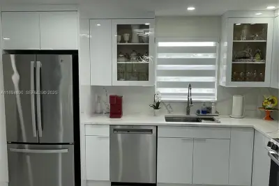 150 S Hollybrook Ter #303, Pembroke Pines: photo 1 of 18
