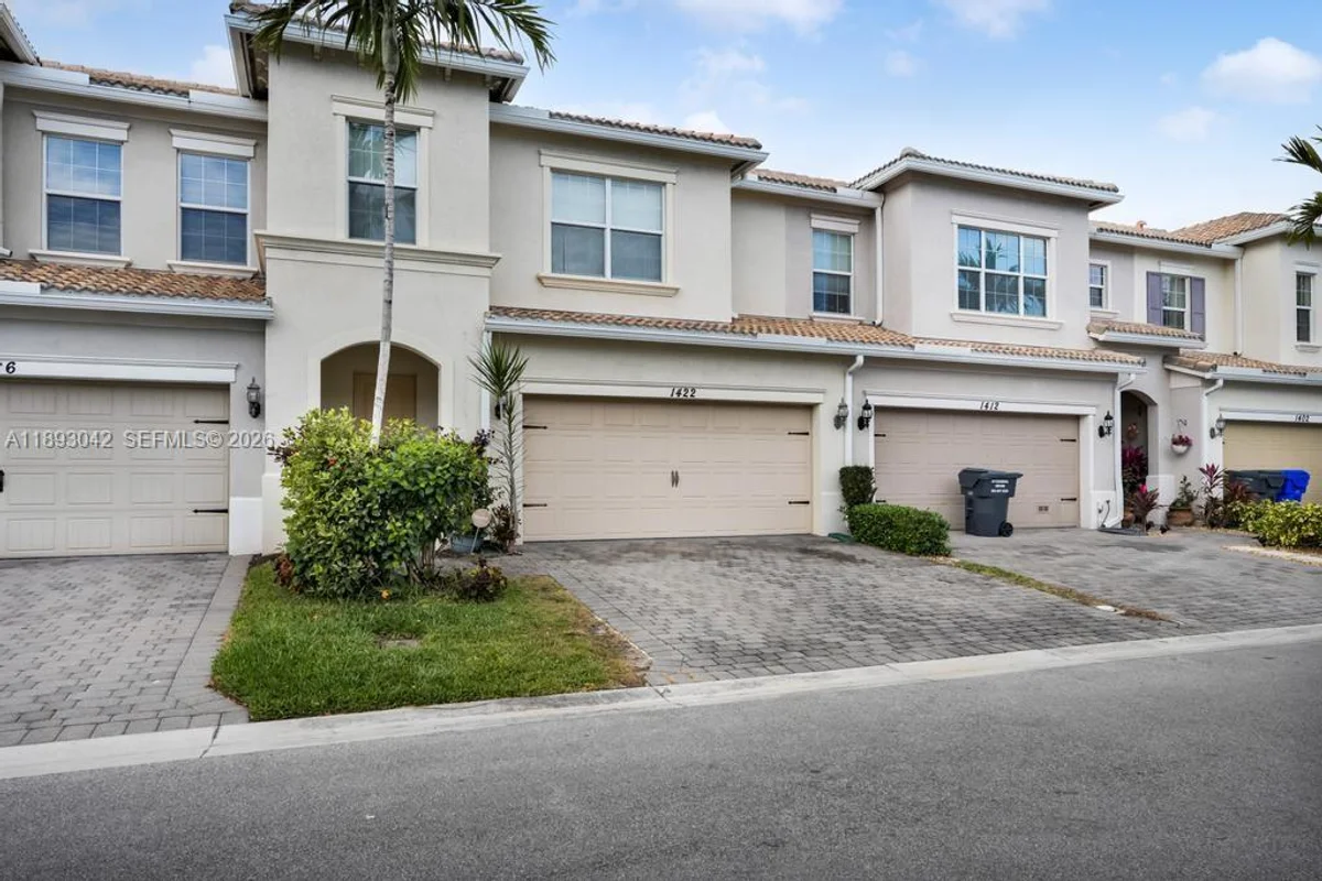1422 Silk Oak Dr, Hollywood: photo 1 of 75