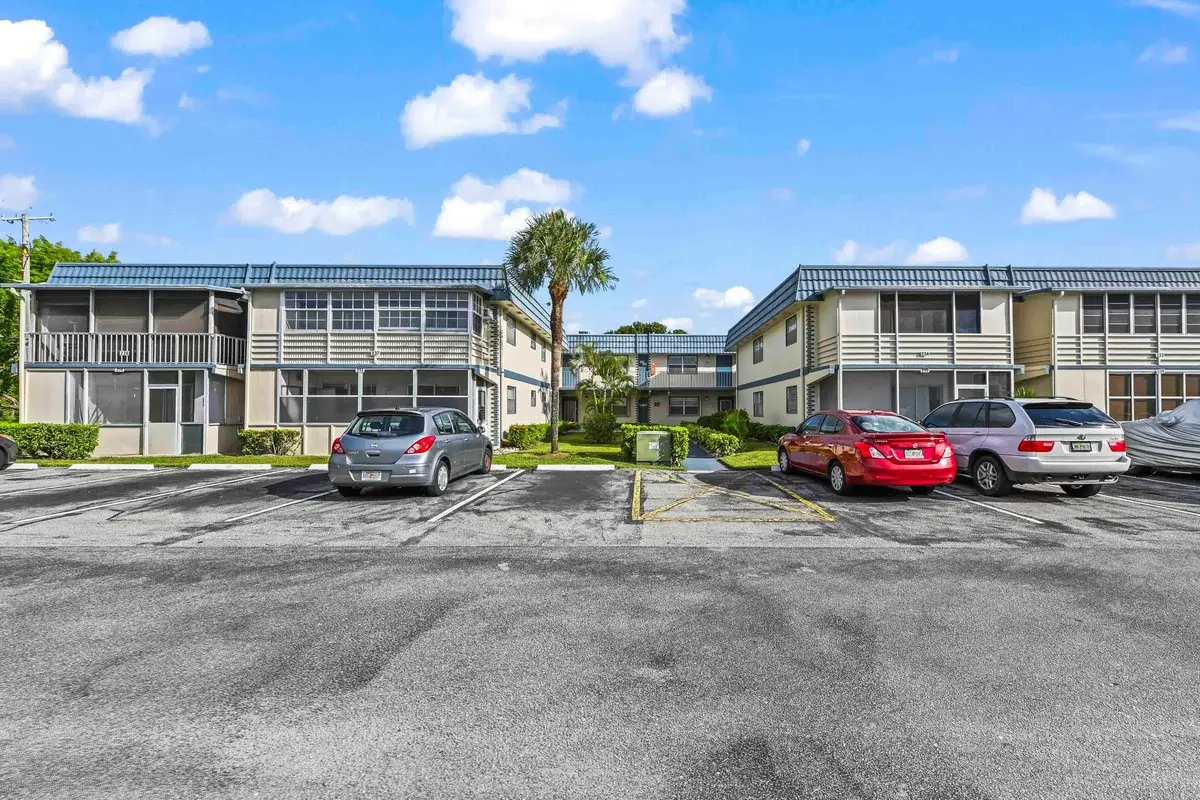213 Brittany Dr #E, Delray Beach: photo 1 of 39