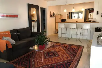 1160 SW 22nd Ter #2, Miami: photo 1 of 29