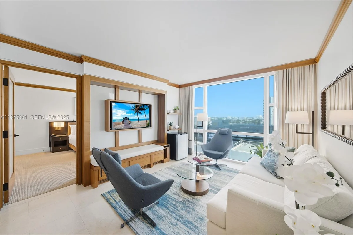 Condo in Miami Beach: photo 1 of 27