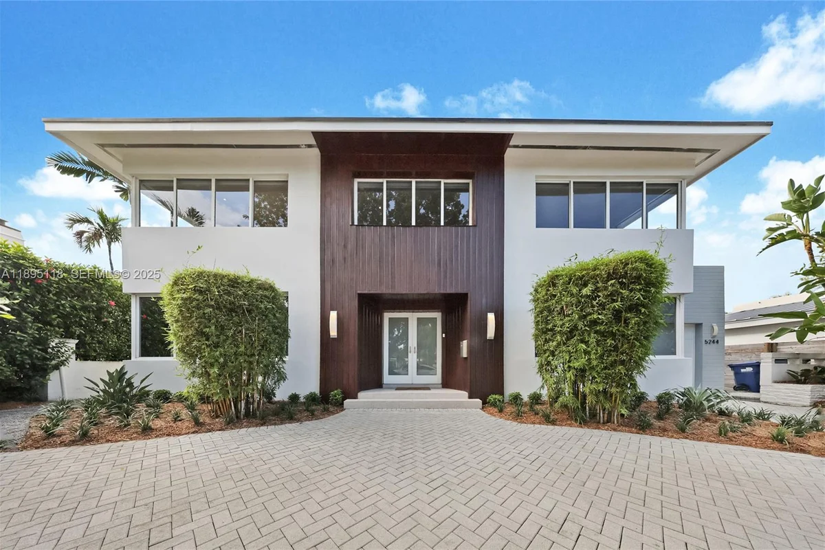 5244 Alton Rd, Miami Beach: photo 1 of 26