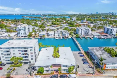 8040 Tatum Waterway Dr #3, Miami Beach: photo 1 of 29