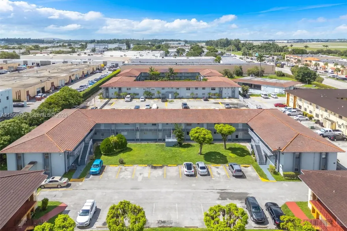 4050 NW 135th St #21-11, Opa-locka: photo 1 of 23
