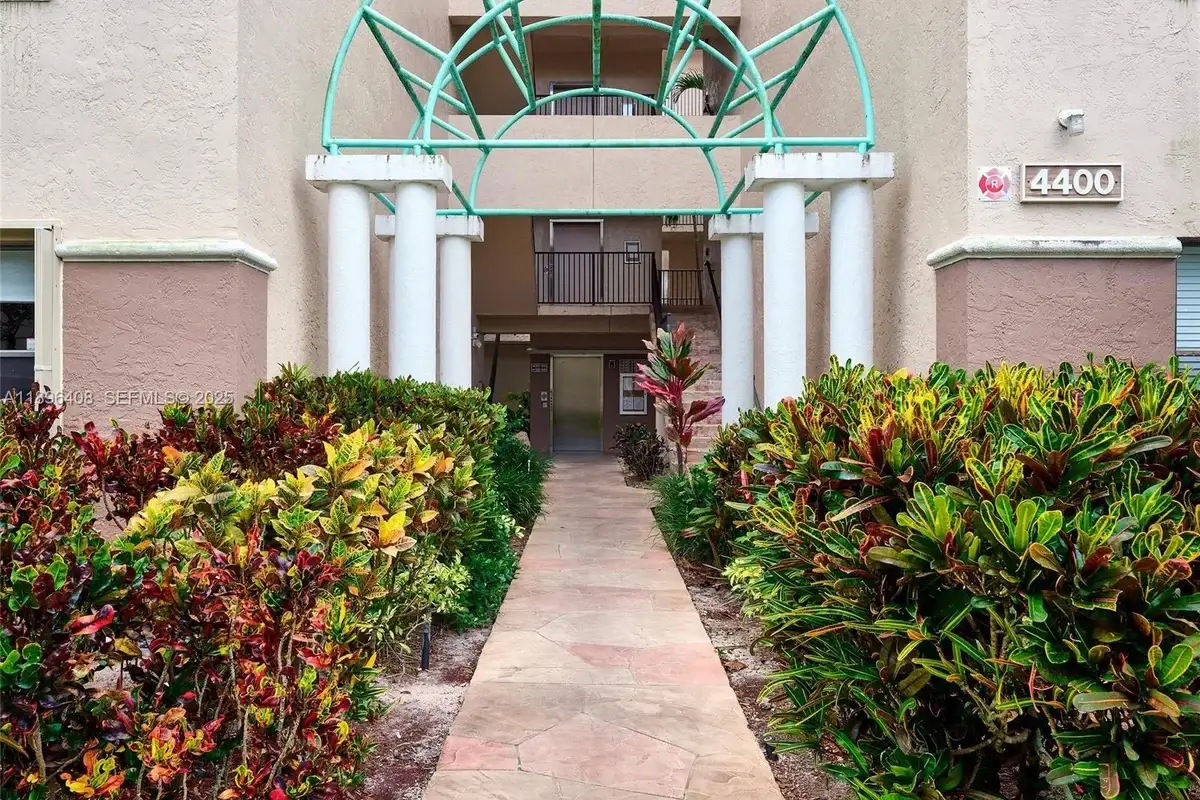 4400 NW 30th St #224, Coconut Creek: photo 1 of 50