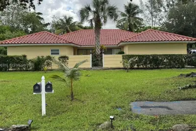 3405 NW 82nd Ave, Coral Springs: photo 1 of 1