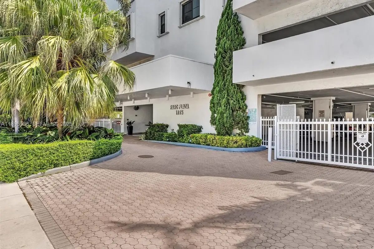 1775 Washington Ave #8B, Miami Beach: photo 1 of 22