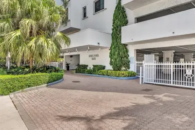 1775 Washington Ave #8B, Miami Beach: photo 1 of 22