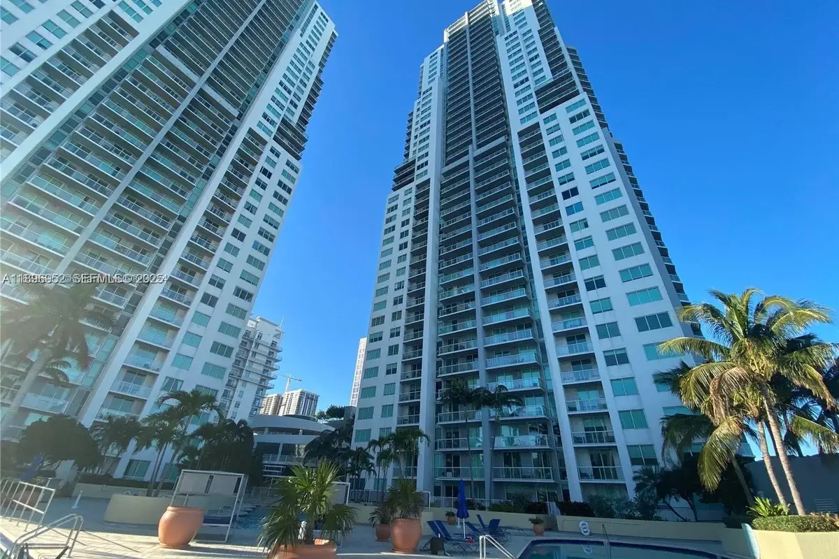 244 Biscayne Blvd #3708, Miami: photo 1 of 53