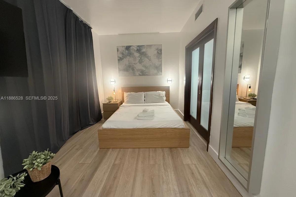 1036 Ocean Dr #B303, Miami Beach: photo 1 of 11