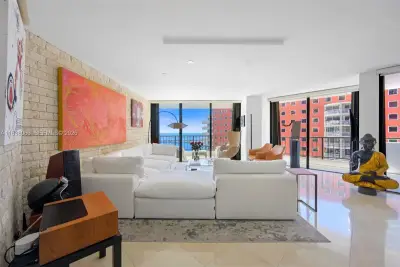 1581 Brickell Ave #2005, Miami: photo 1 of 38
