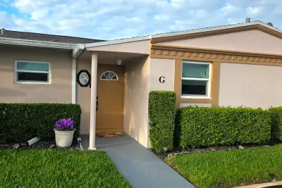 2568 Dudley Dr E #G, West Palm Beach: photo 1 of 26