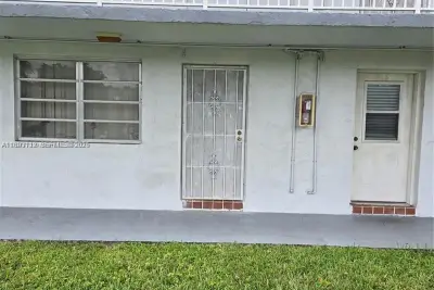 20310 NE 2nd Ave #15, Miami Gardens: photo 1 of 5