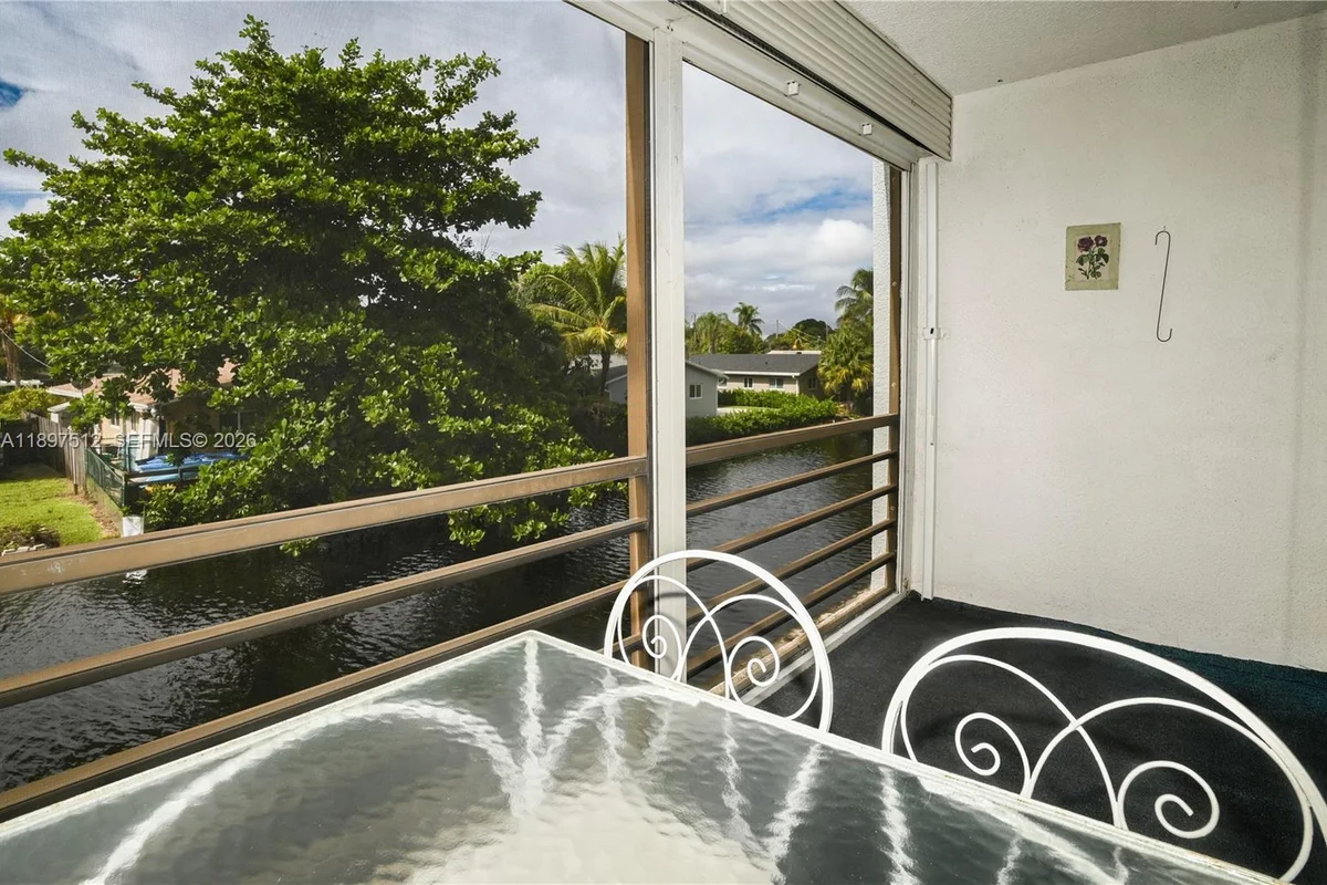 110 Royal Park Dr #2H, Oakland Park: photo 1 of 45