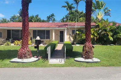 6021 SW 62nd Pl, South Miami: photo 1 of 35